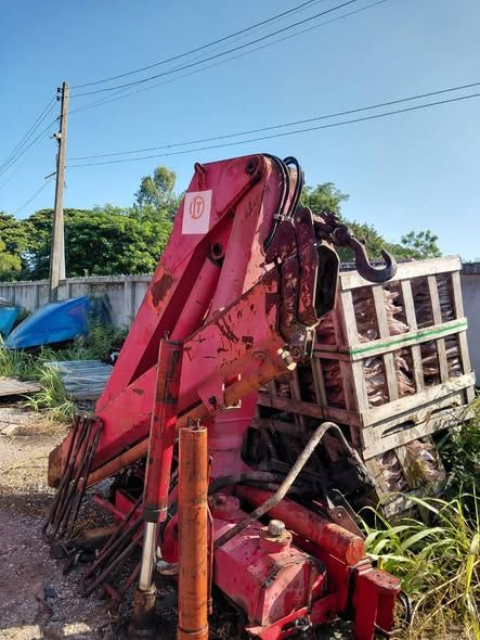 Truck-Mounted Crane