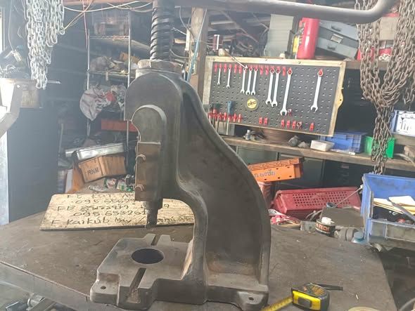 Riveting Machine