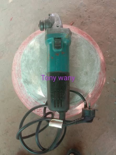 เครื่องเจียร Makita · 9556SN