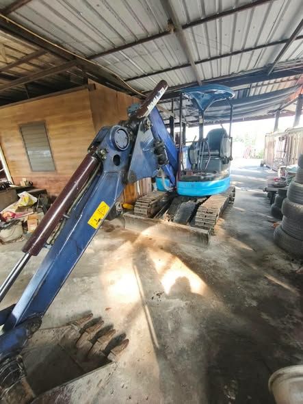 Excavator Komatsu · PC28UU