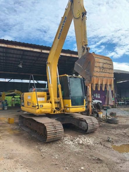 Excavator Komatsu · PC130-8