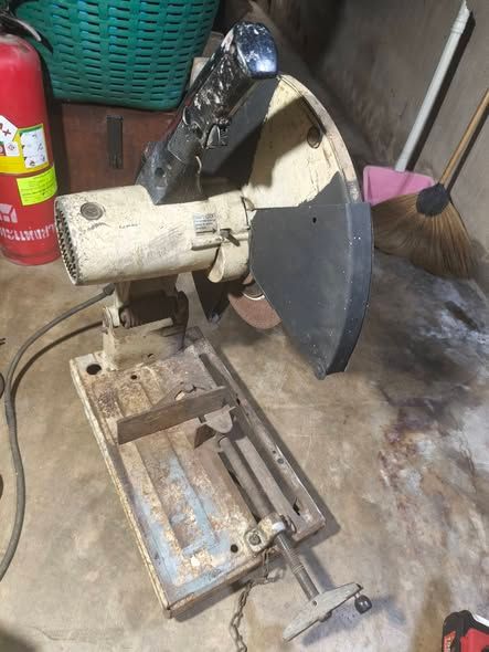 Abrasive Cut-Off Saw Makita · 2416S
