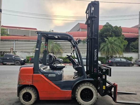 Forklift Toyota · 8FD25V50