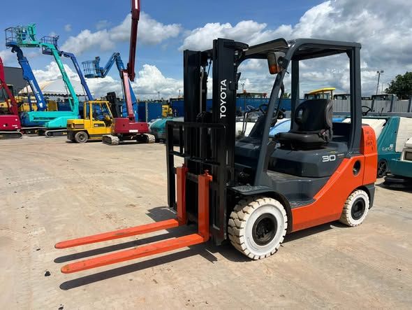 Forklift Toyota · 02-8FDK30