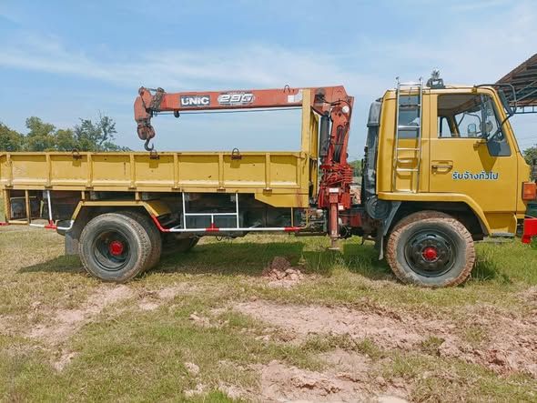 Crane (Truck-Mounted) Isuzu