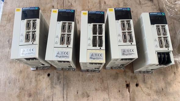 Servo Drive Mitsubishi · MR-J2S-40B