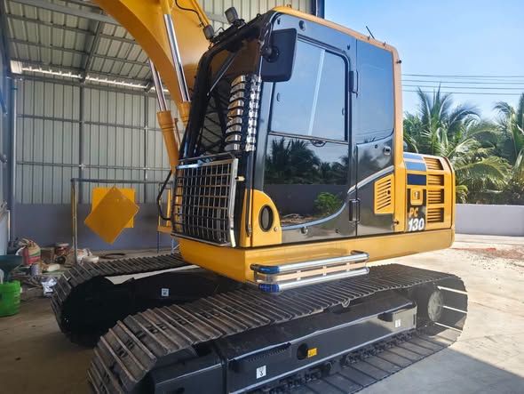 รถขุด Komatsu · PC130-10MO