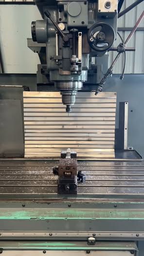 CNC Milling Machine Makino · BUN85