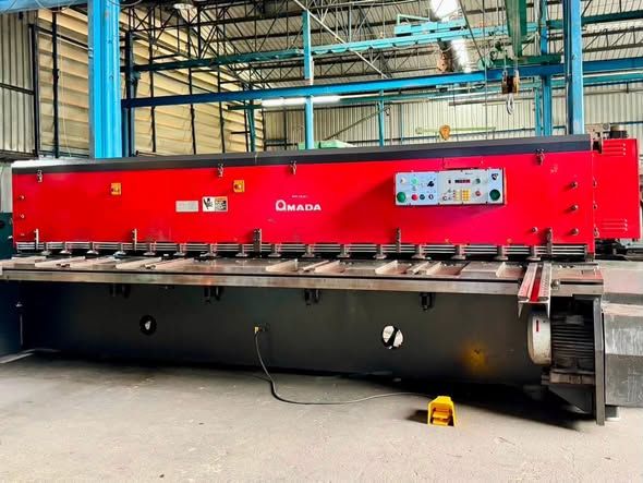 Shearing Machine Amada · M-4045