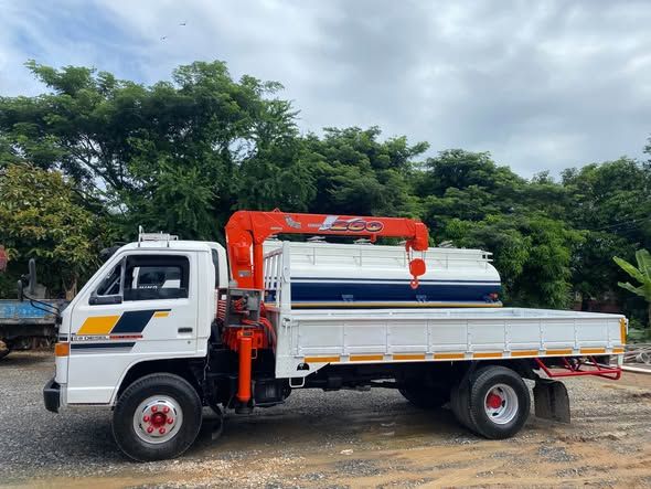 Truck-Mounted Crane Isuzu · NPR 115