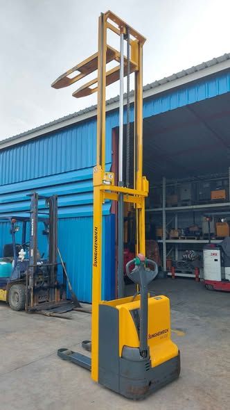 Forklift (Walk-Behind Stacker)