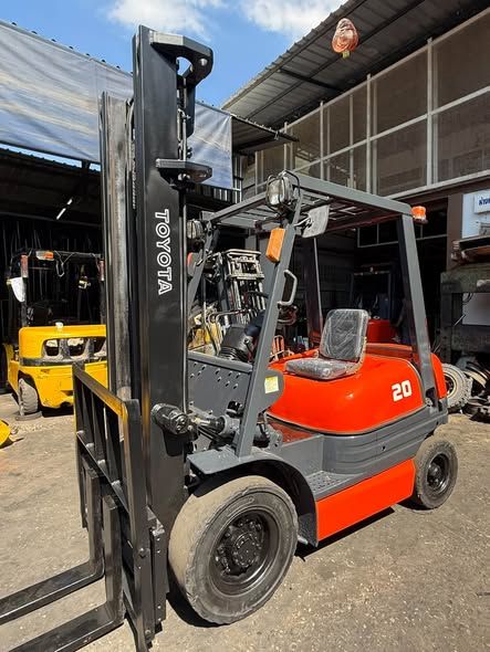 Forklift