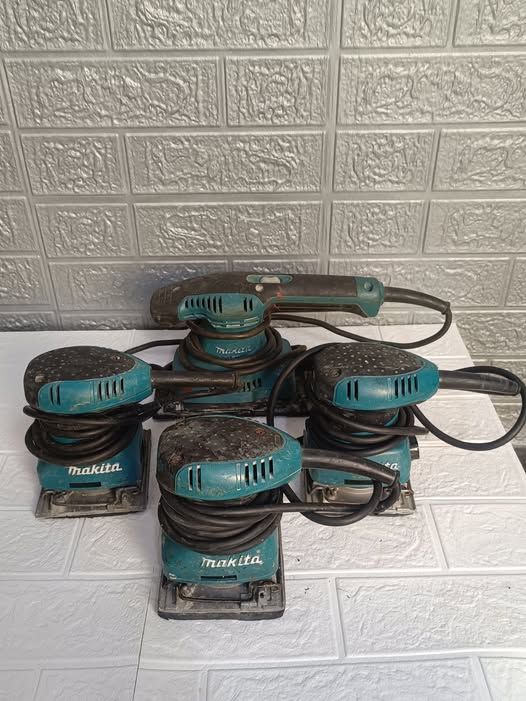 Finishing Sander Makita · BO4555