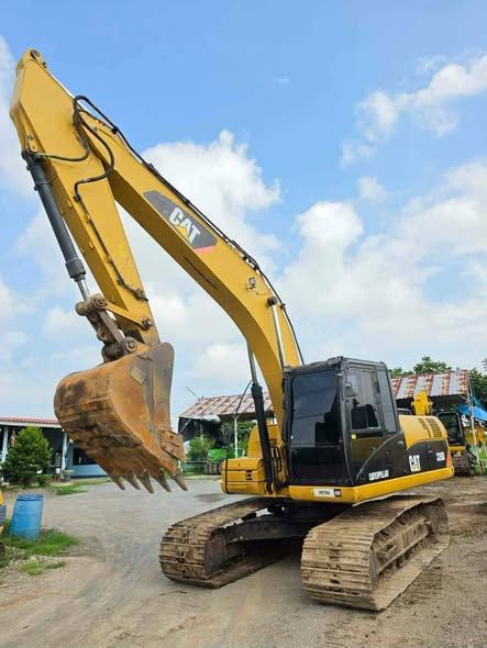Excavator Caterpillar · 320D FAL