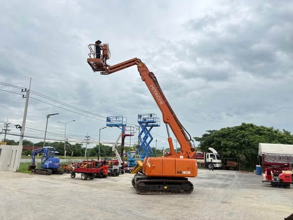 Tracked Aerial Work Platform Hitachi