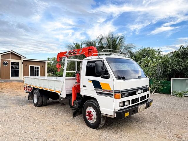 Truck-Mounted Crane