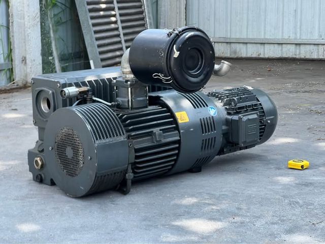 Vacuum Pump Busch · R5 RA0302 D503