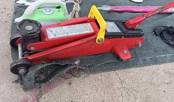 Hydraulic Floor Jack
