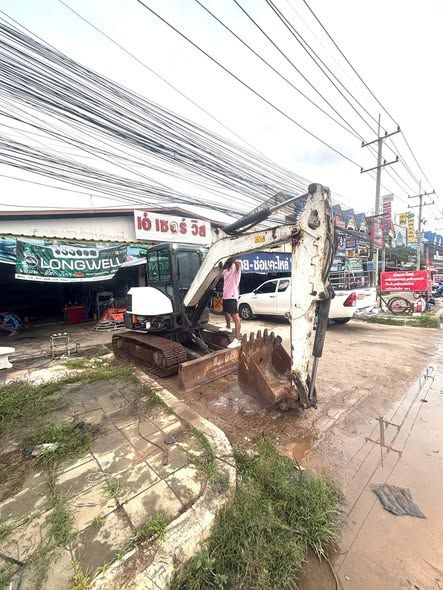 Mini Excavator Bobcat · E55