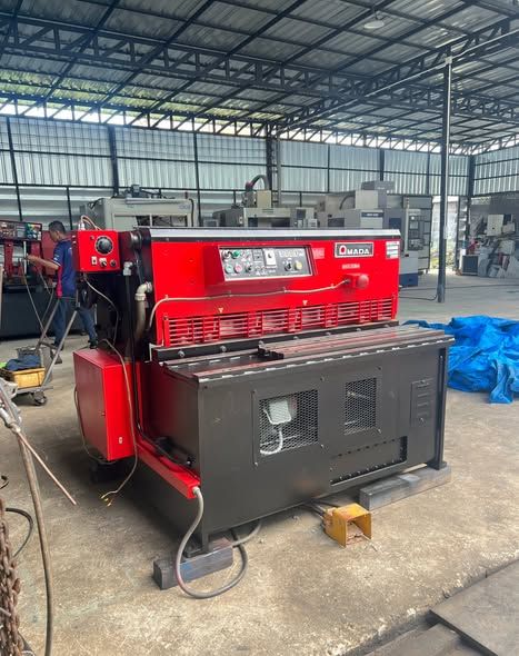 Shearing Machine Amada · S-1232