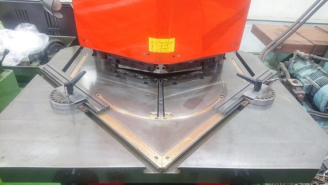 Shearing Machine Amada · VERSA-206