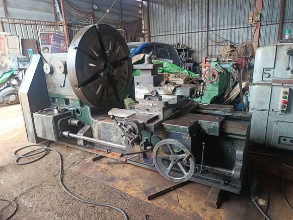 Manual Lathe