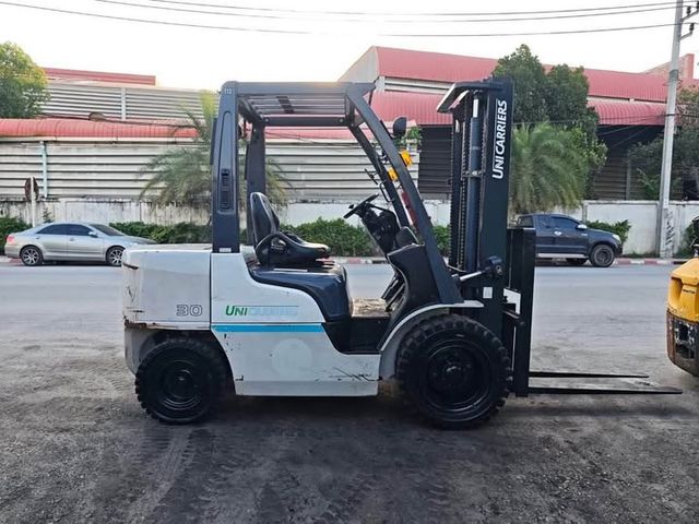 Diesel Forklift UniCarriers · Y1F2A30