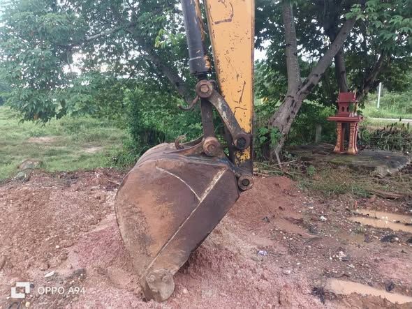 Excavator Komatsu · PC100-3