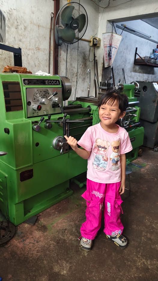 Manual Lathe ECOCA