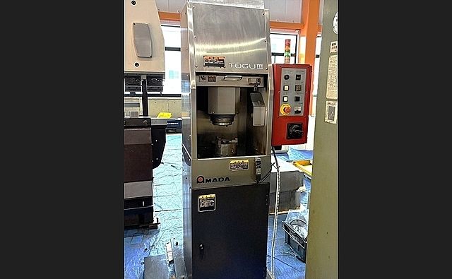 Tool Grinder Amada · TOGU III