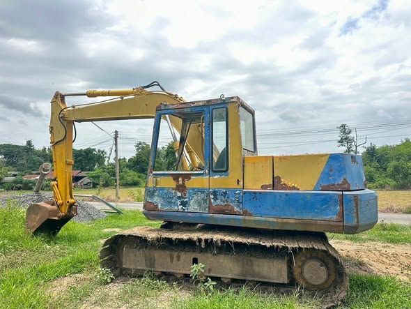 Excavator Komatsu · PC120-3