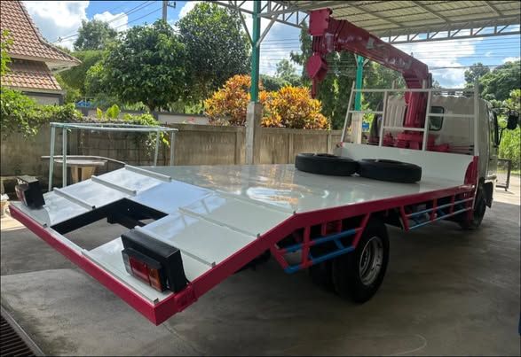 Truck-Mounted Crane Isuzu · FC4J 145