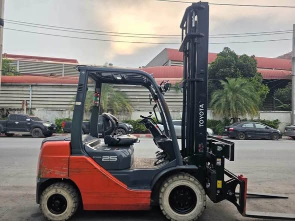 Diesel Forklift with Hinge Fork Toyota · 8FD25V50