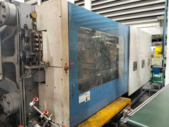 Injection Molding Machine