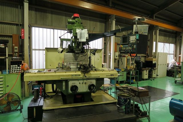 CNC Vertical Milling Machine Makino · BN2-85