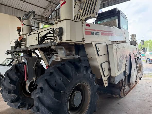 Wheel Trencher Wirtgen · WR2500S