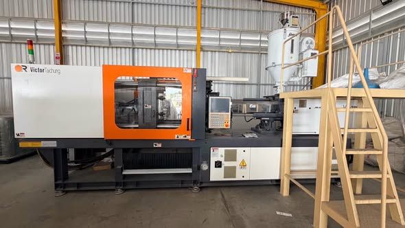 Injection Molding Machine