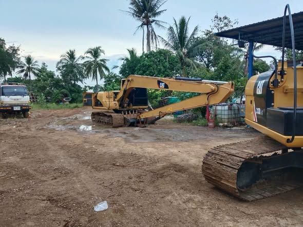 รถขุด Caterpillar · 312CL