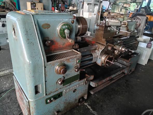 Manual Lathe