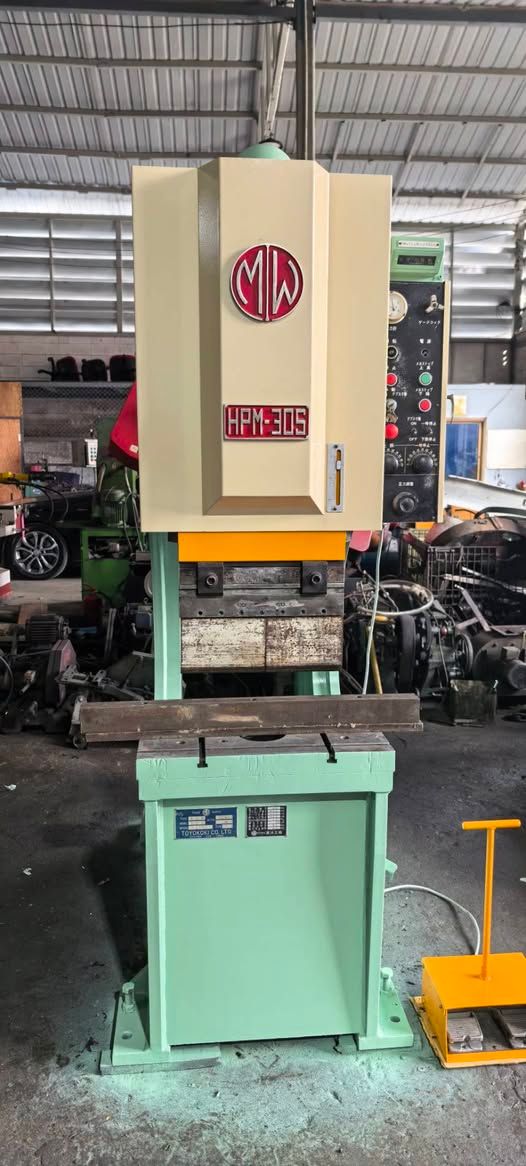 Press Brake Toyokoki · HPM-305